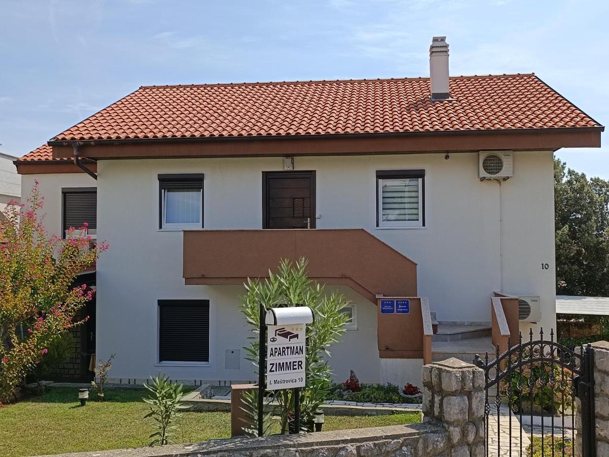 Apartments Mira Krk Кърк Екстериор снимка
