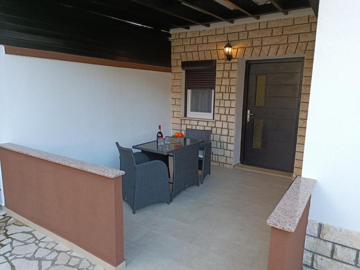 Apartments Mira Krk Кърк Екстериор снимка